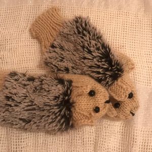 Hedgehog mittens